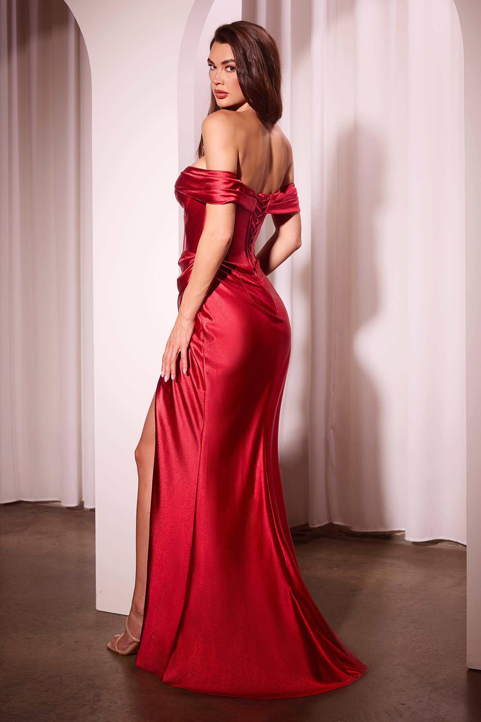 SATIN OFF THE SHOULDER FITTED GOWN