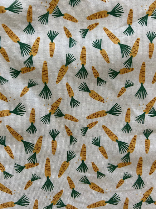 Carrots Bow Top