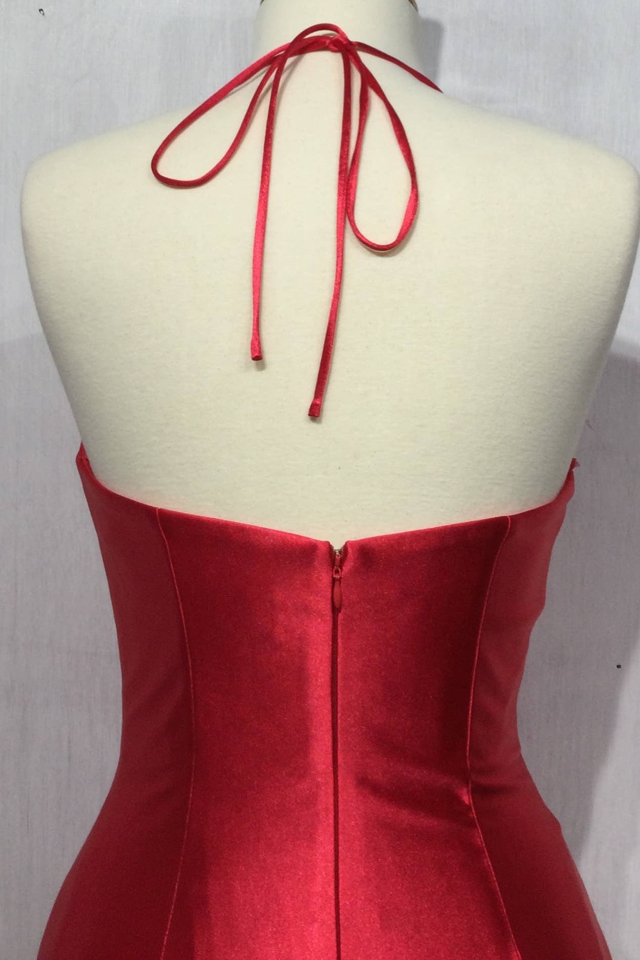 HALTER SATIN CORSET FITTED DRESS